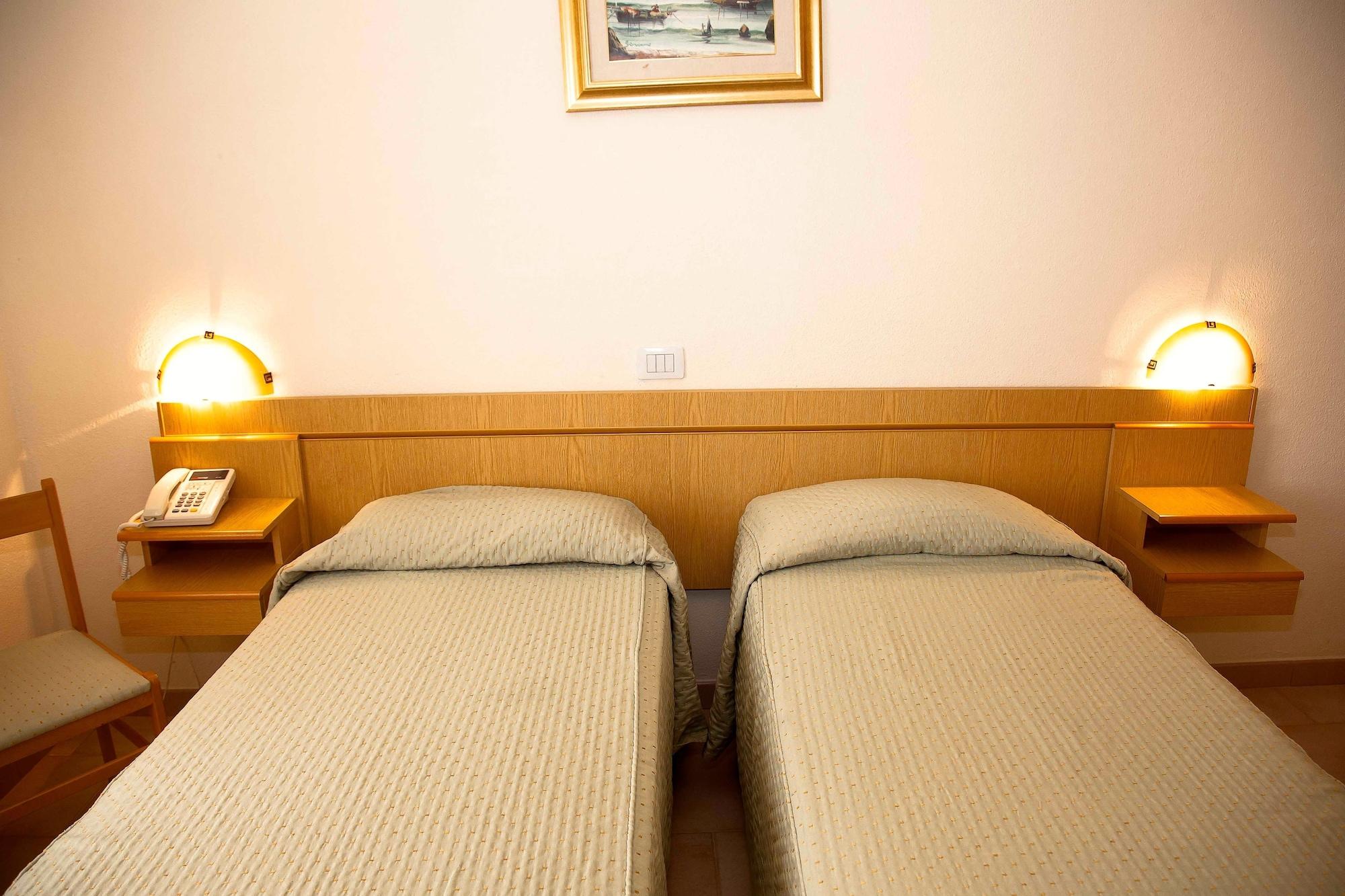 A.I.R. Hotel Gabbiano イーゾラ・ロッサ エクステリア 写真
