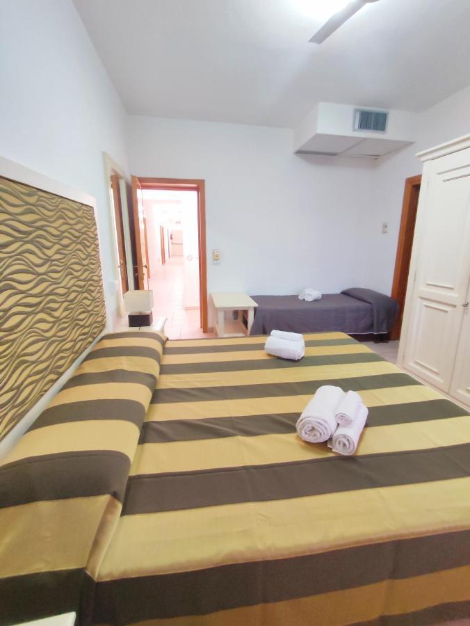 A.I.R. Hotel Gabbiano イーゾラ・ロッサ エクステリア 写真
